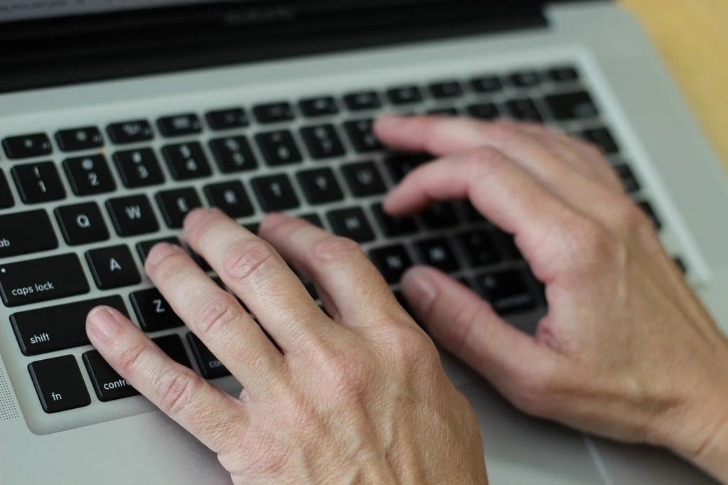 Découvrez les avantages d'un correcteur orthographique efficace